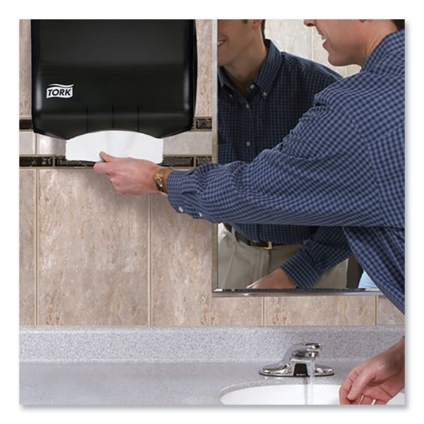 Universal Multifold Hand Towel, 1-Ply, 9.13 x 9.5, White, 250/Pack,16 Packs/Carton - Image 6